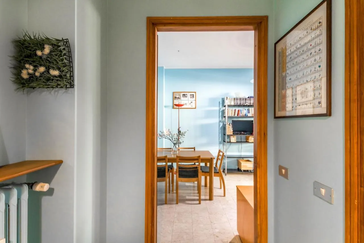 Altido Quiet Apt For 4 With Terrace Near Train Station Lejlighed Milano Italien