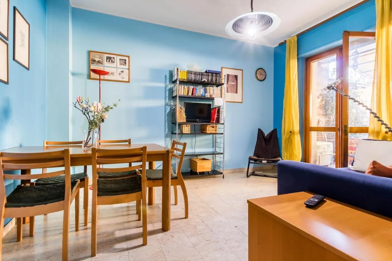Altido Quiet Apt For 4 With Terrace Near Train Station Lejlighed Milano 0*,